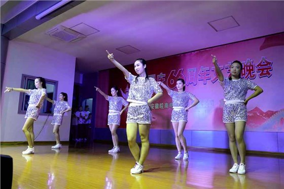 皖南電機(jī)慶國慶66周年晚會(huì)-舞蹈-熱浪 皖南電機(jī)慶國慶66周年晚會(huì)-舞蹈-熱浪