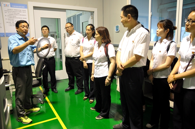 皖南電機許總向來賓介紹先進(jìn)的檢測設(shè)備 皖南電機許總向來賓介紹先進(jìn)的檢測設(shè)備